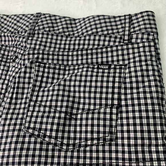 Vans off the Wall Juniors Sz 1 Black White Checkered 2.5" Flat Front Shorts Punk - Picture 5 of 9